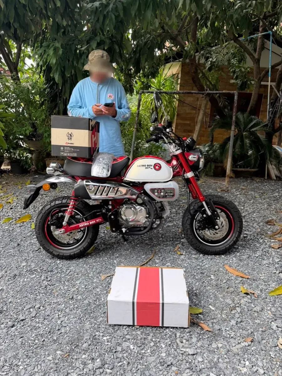 ส่งมอบ Honda Monkey สีแดงให้ลูกค้า